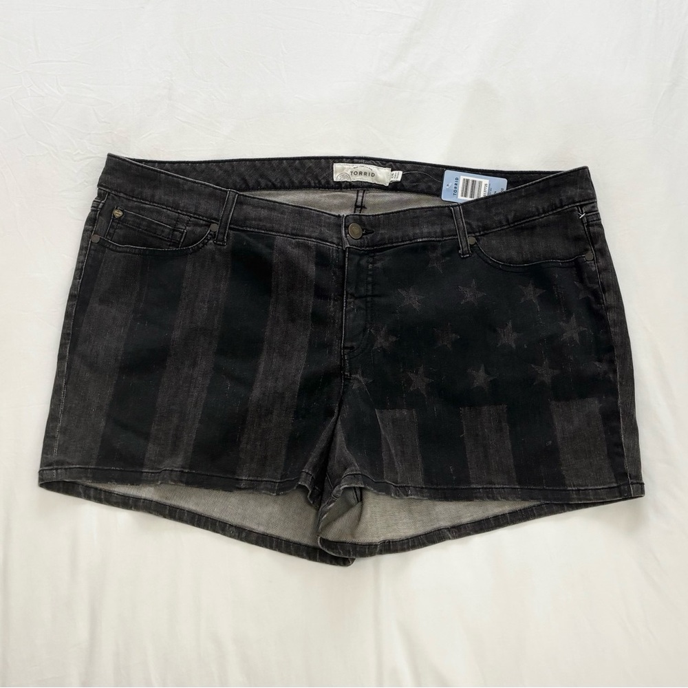 NWT TORRID Womens American Flag Design Black & Grey Denim Shorts 3.5 ", Size 24